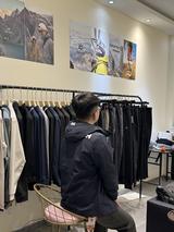 男同志的服装店头像