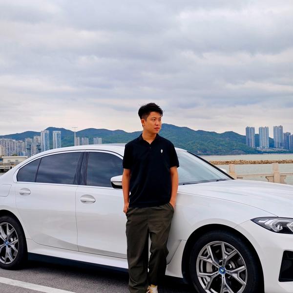 阿南在开车头像