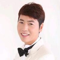 爱唱歌的帆哥哥头像