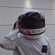 来地球一次的个人资料头像