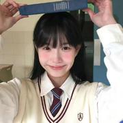 半夏向晚的个人资料头像