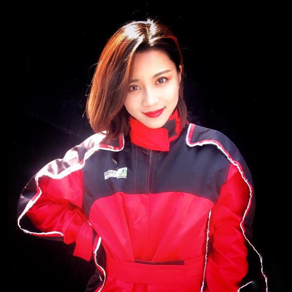 爱坐副驾的戴戴头像