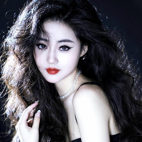 女公交车司机头像