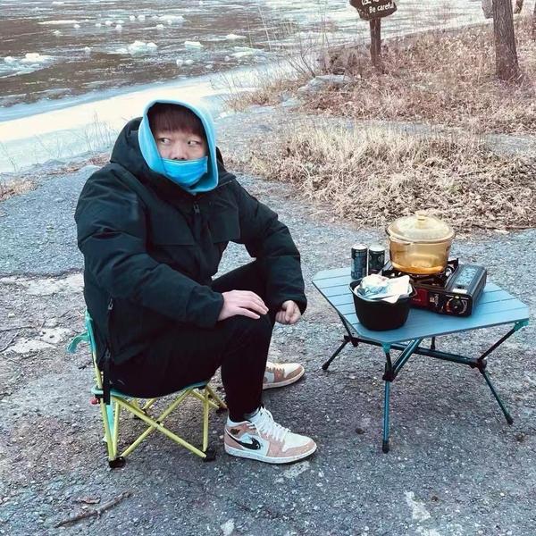 真的贾同学头像