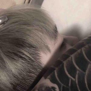 轻松伊夫林7R3L头像