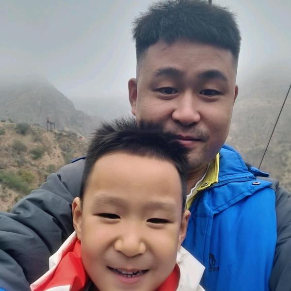 老布孩说车郝英俊头像