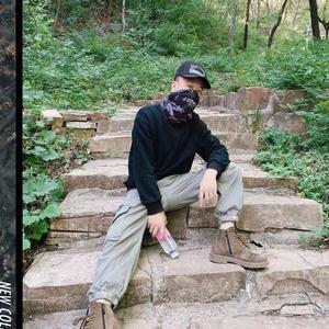 佛系机车尘哥头像