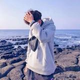 易安1272头像