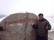 在雨中飞奔的胖子的个人资料头像