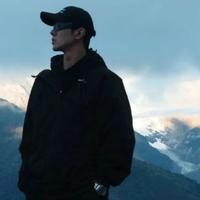 开摩托车的小丫丫头像