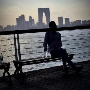 见多就不怪Y头像