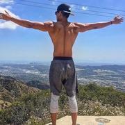 Tx8的个人资料头像