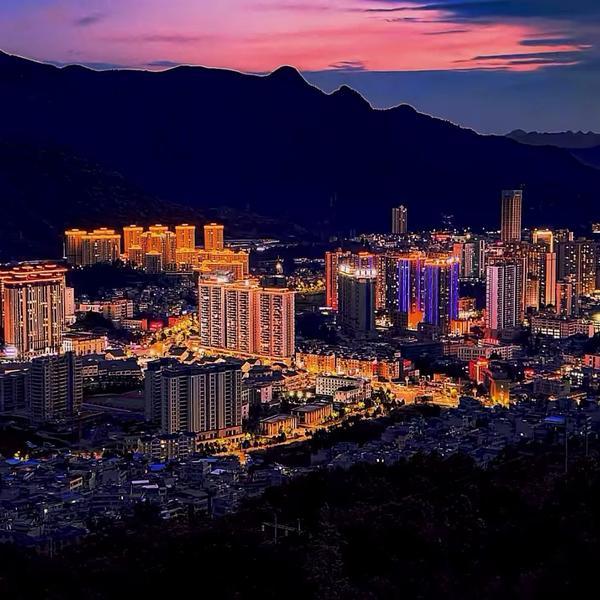 单纯冰淇淋4q0头像