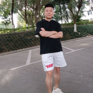梅三十头像