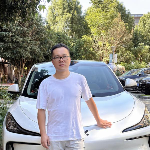 大伟电车生活头像