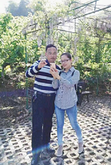 退休夫妻旅行分享头像