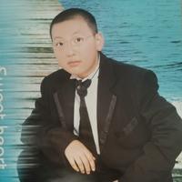 小名桃白白头像