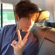 AQQ的个人资料头像