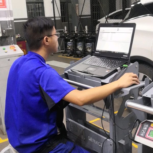 修车的卧龙头像