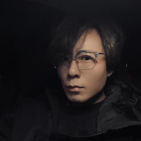 飞哥不飞车呀头像